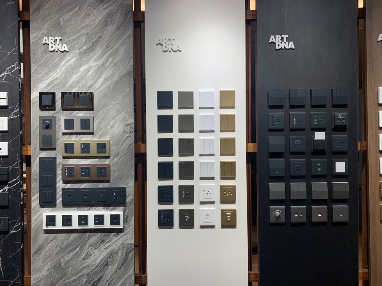 ART DNA Socket & Switch ปลั๊ก+สวิตซ์ควบคุม รุ่น A77 3 Pin สีดำ โมเดิร์น