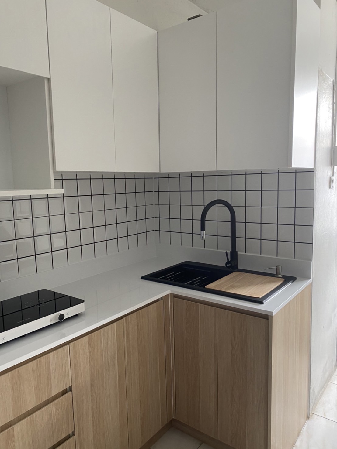 MMC Furniture ชุดตู้ครัวรูปตัว L พร้อมตู้แขวน เคาน์เตอร์ครัว ไม้ MDF ท๊