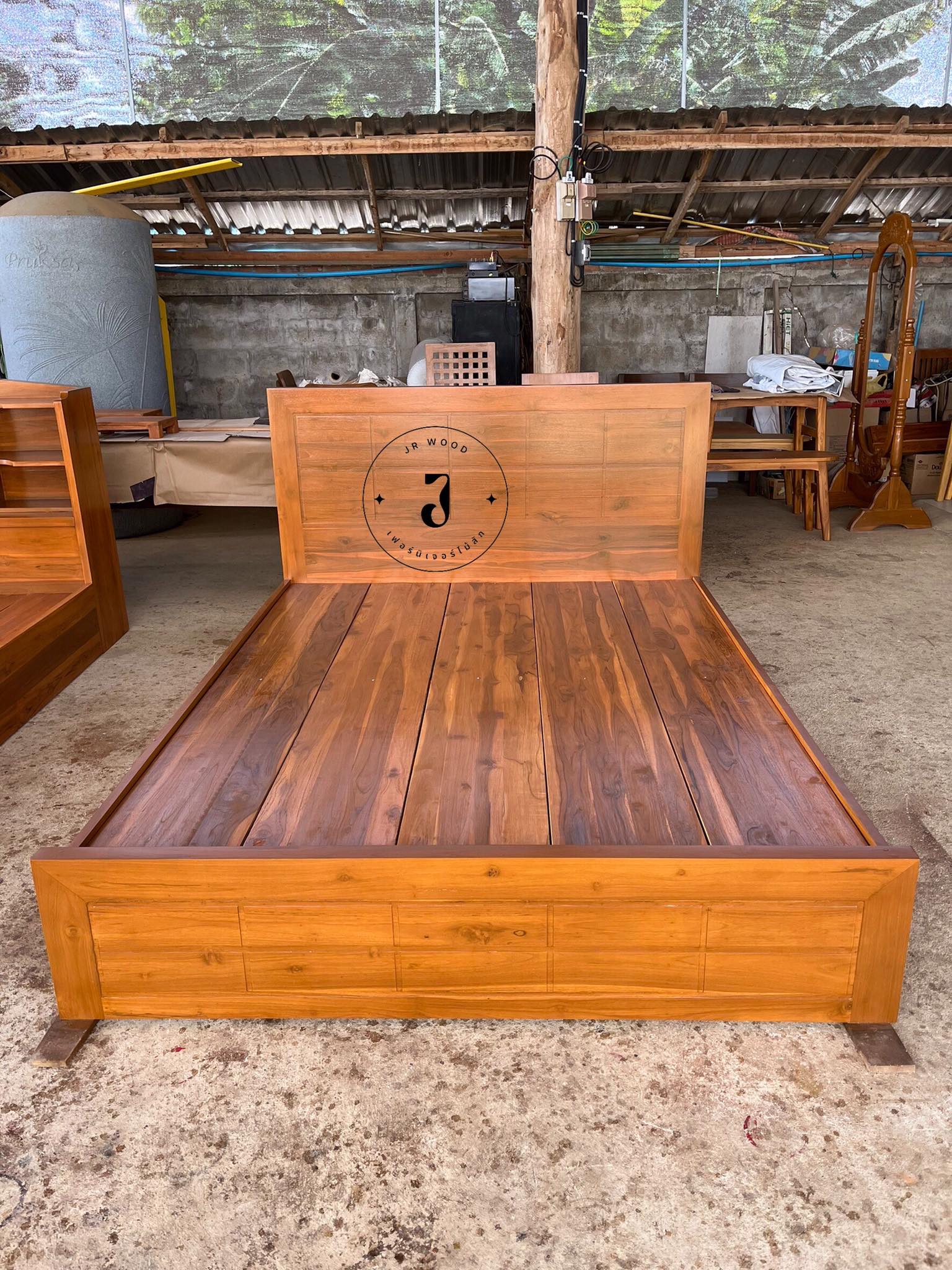 JR Furniture เตียงนอนไม้สัก โมเดิร์น 5ฟุต สีสักทอง ThaiPick