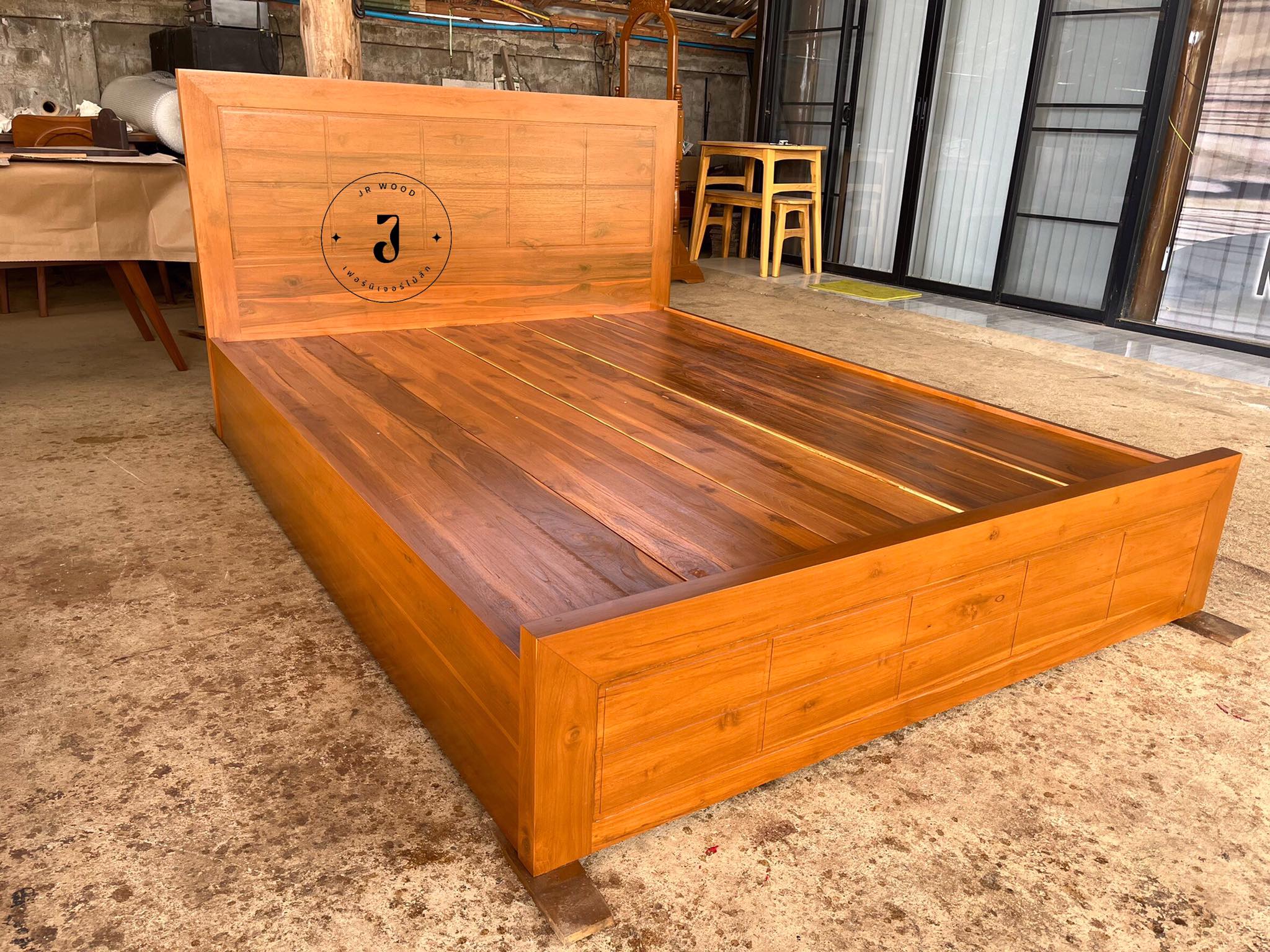 JR Furniture เตียงนอนไม้สัก โมเดิร์น 5ฟุต สีสักทอง ThaiPick