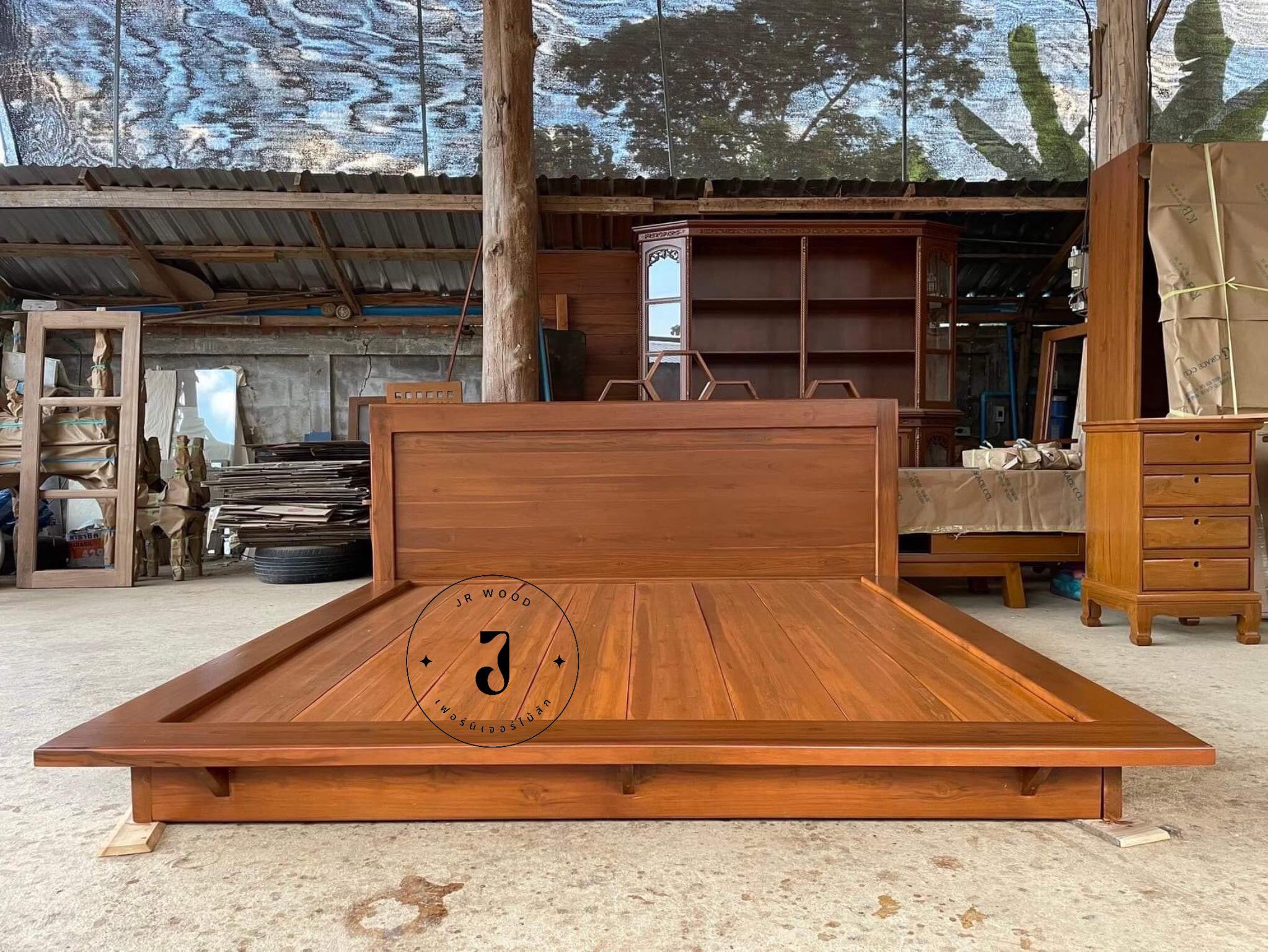 JR Furniture เตียงไม้สักโมเดิร์น มินิมอล ขนาด 5 ฟุต สีสักทอง ThaiPick