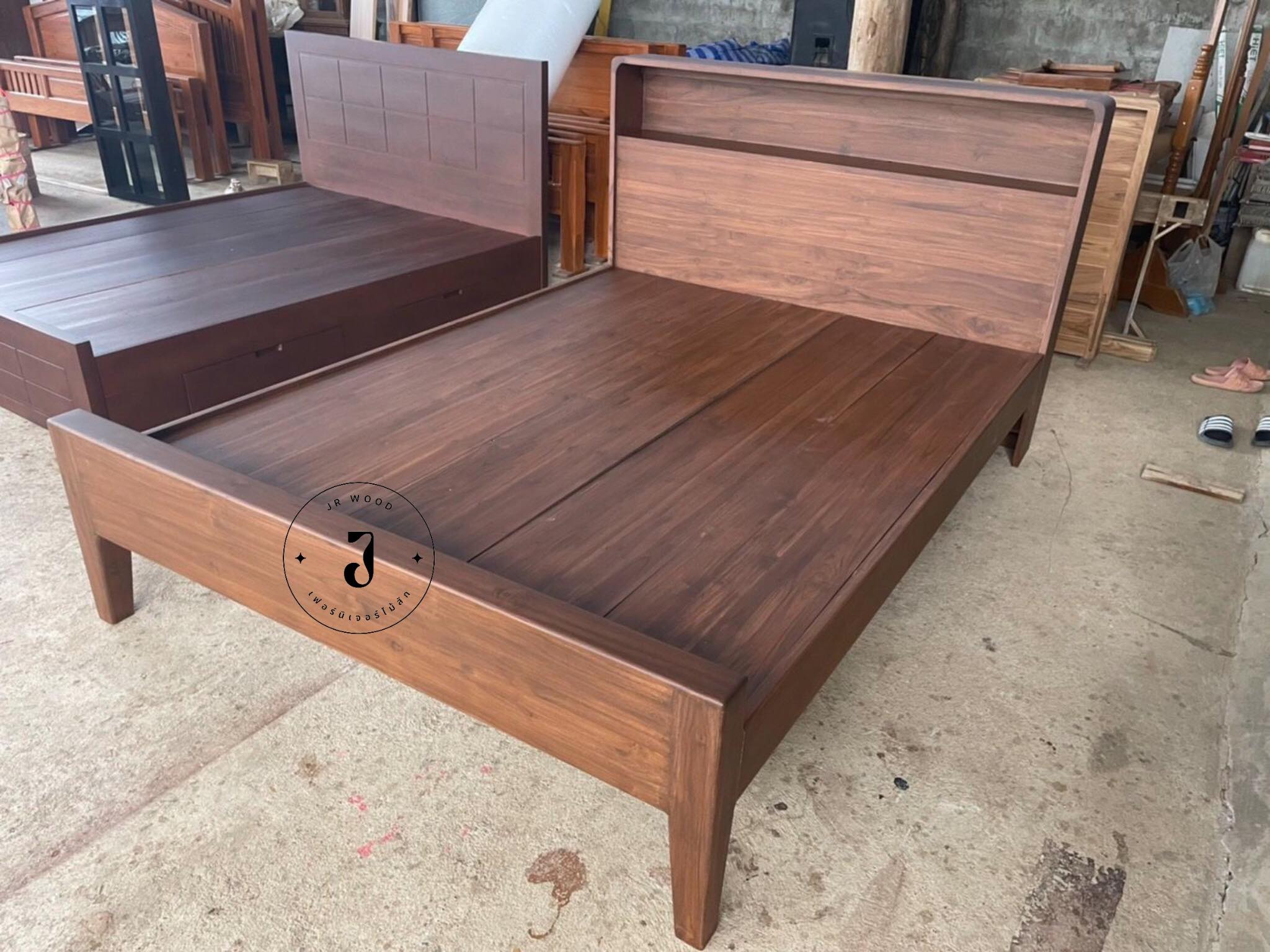 JR Furniture เตียงไม้สัก โมเดิร์น มินิมอล ขนาด 5 ฟุต สีไม้เก่า ThaiPick