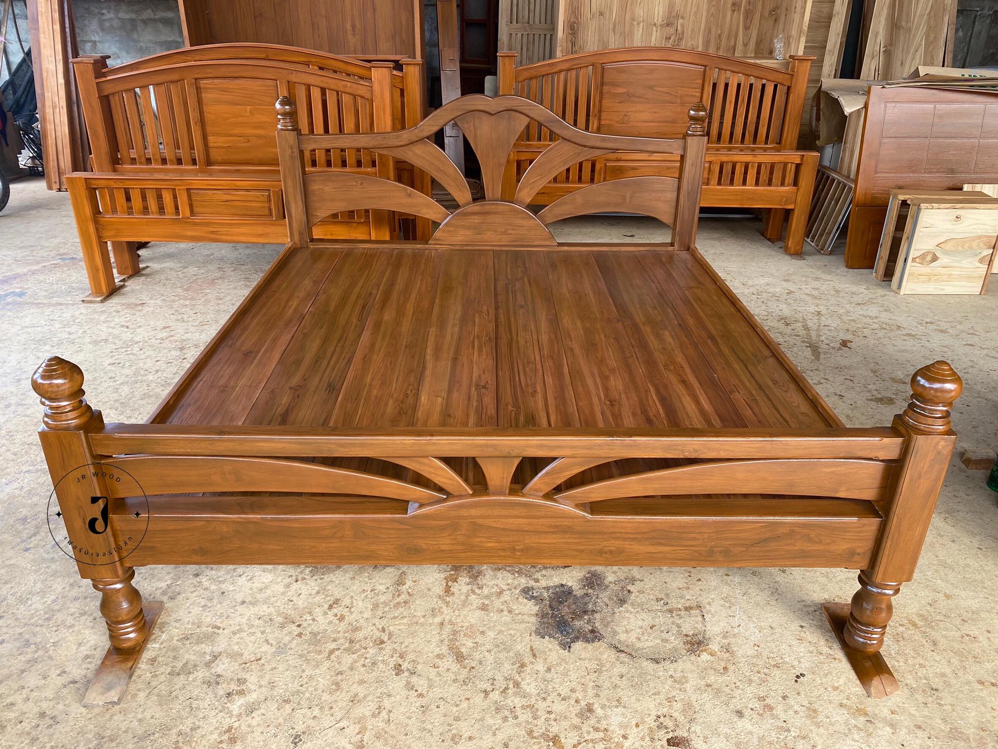 JR Furniture เตียงไม้สัก 5 ฟุต สีสักเก่า ThaiPick