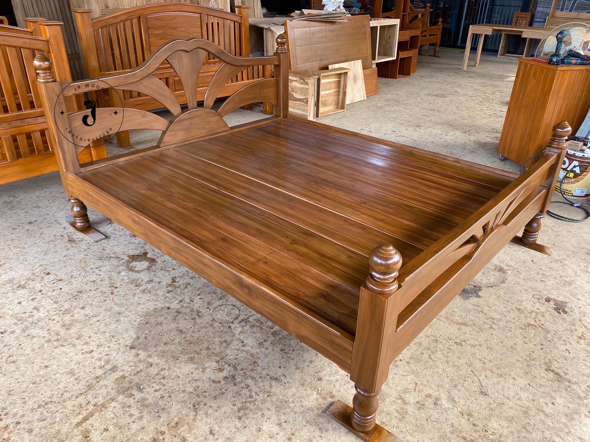 JR Furniture เตียงไม้สัก 5 ฟุต สีสักเก่า ThaiPick